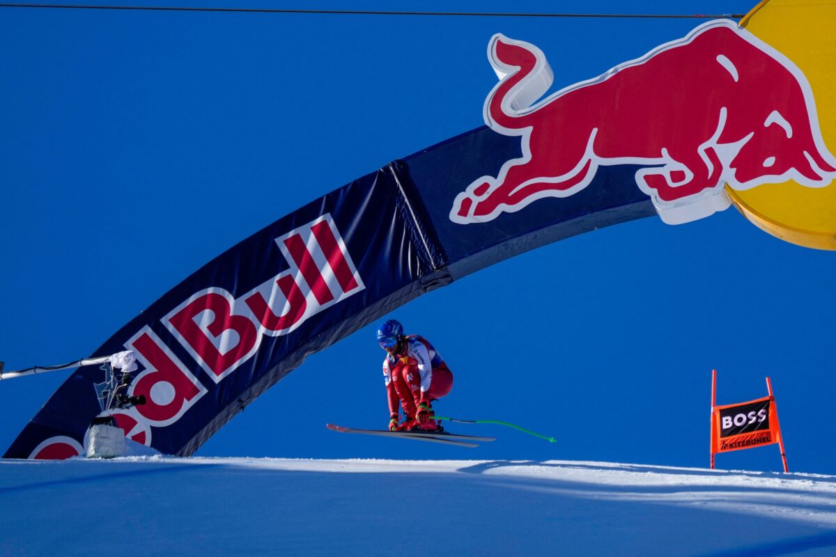 Zabava na petelinjem grebenu se začenja