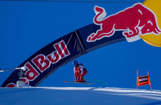 Zabava na petelinjem grebenu se začenja