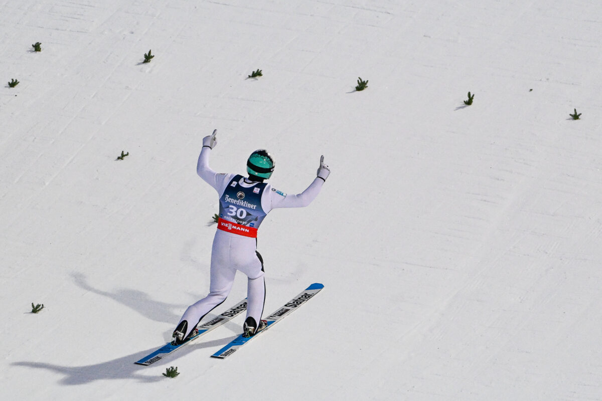 Skoraj do rekorda: drugi polet presenetil tudi Domna Prevca