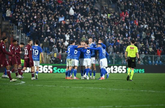 Como napolnil mrežo Torina