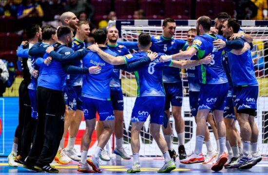 Slovenci po zmagi ostajajo v igri za polfinale