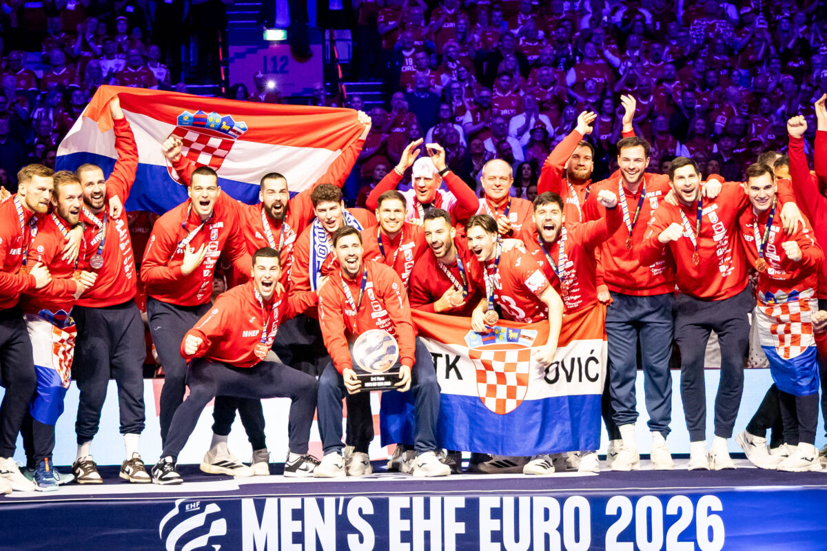 Politični razkol v senci kolajne: Zagreb odpovedal sprejem rokometašev