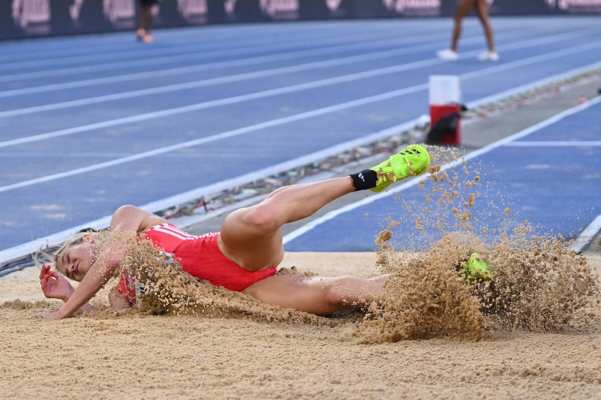 Najboljša slovenska skakalka v polnem pogonu