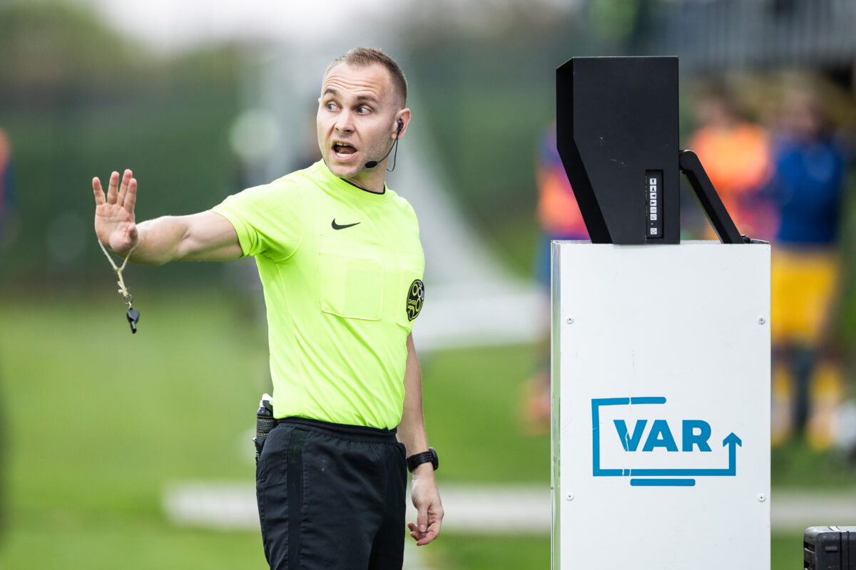 Gol Olimpije neregularen, kakšna kazen čaka sodnika?