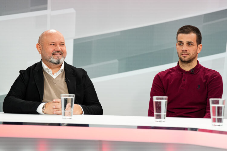 Pod prečko: Nihče ne more obuti čevljev Alberta Riere