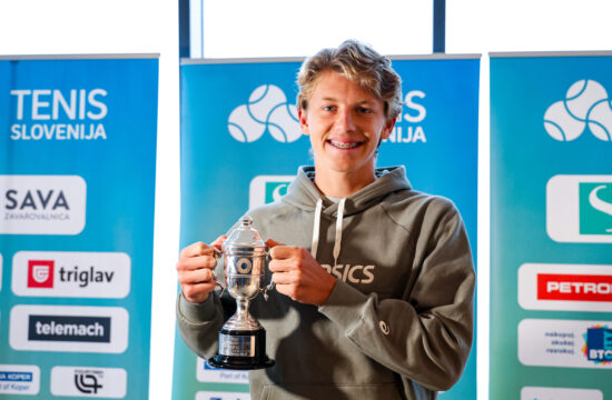 Ziga Sesko, Junior Australian Open winner with his trophy at press conference