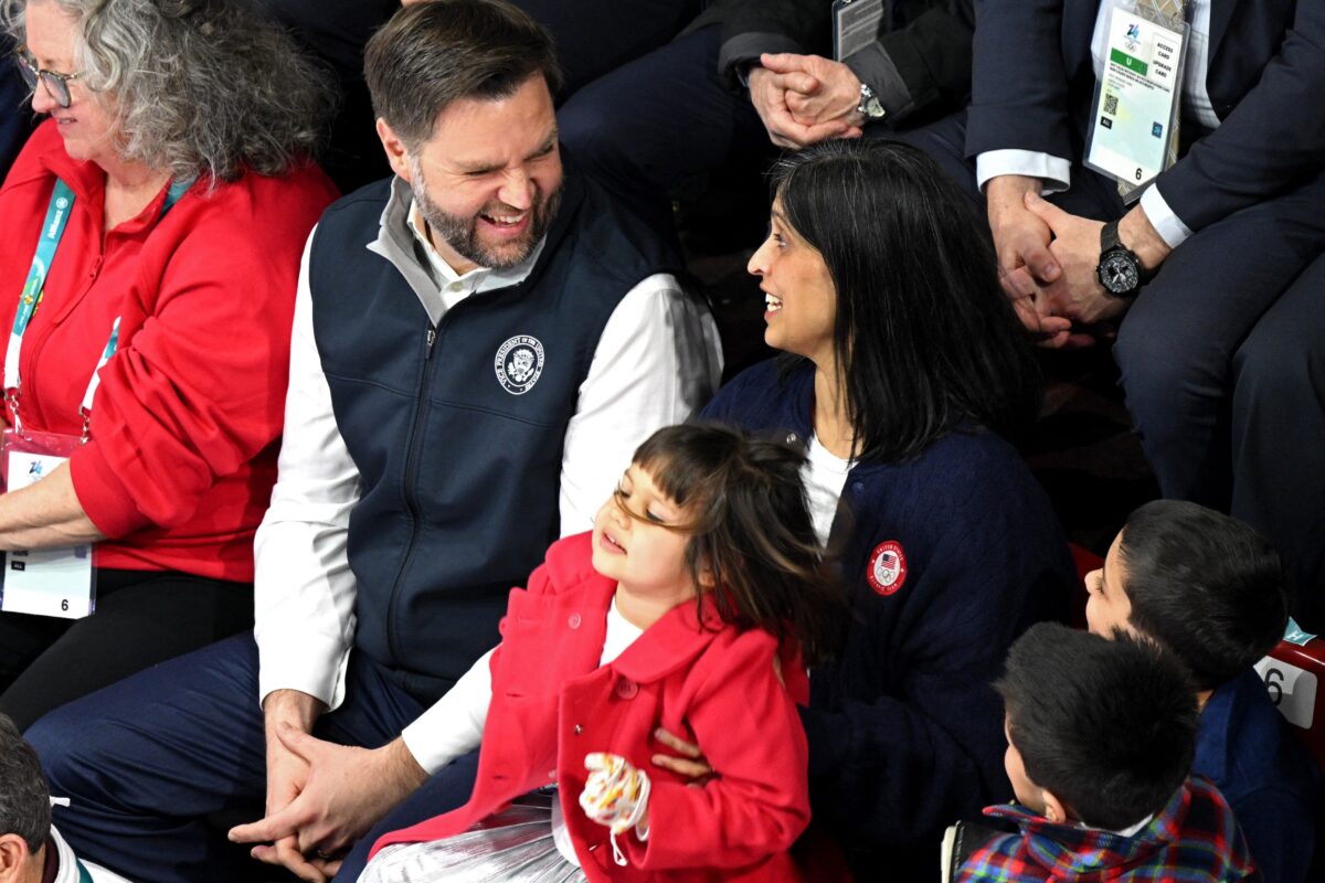 Milanska hokejska dvorana se je spremenila v varnostno trdnjavo