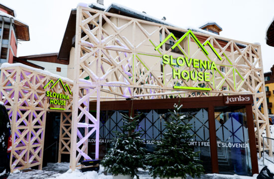 Slovenska hiša v Cortini dobila prve obiskovalce
