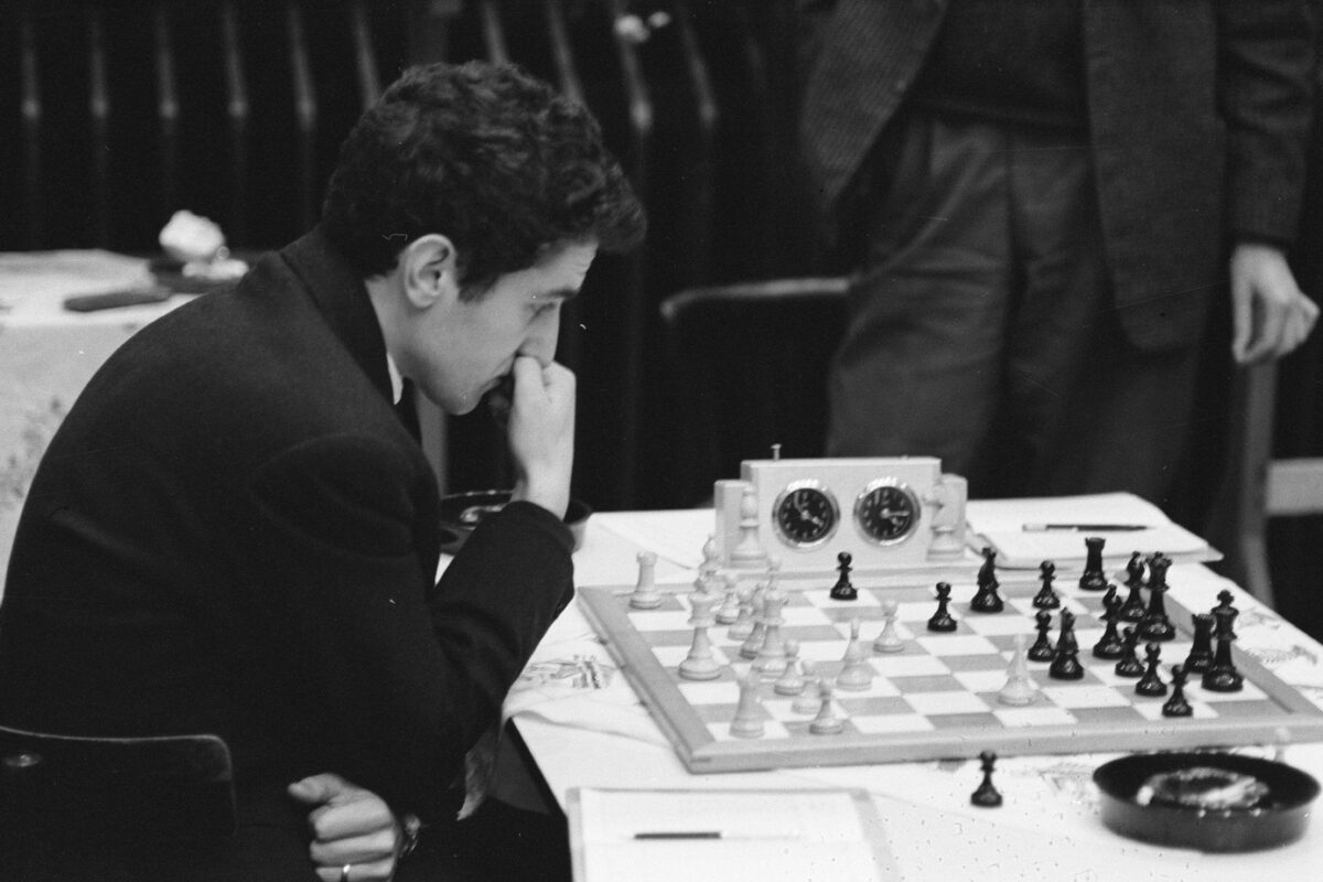 Umrl slovenski šahovski velemojster