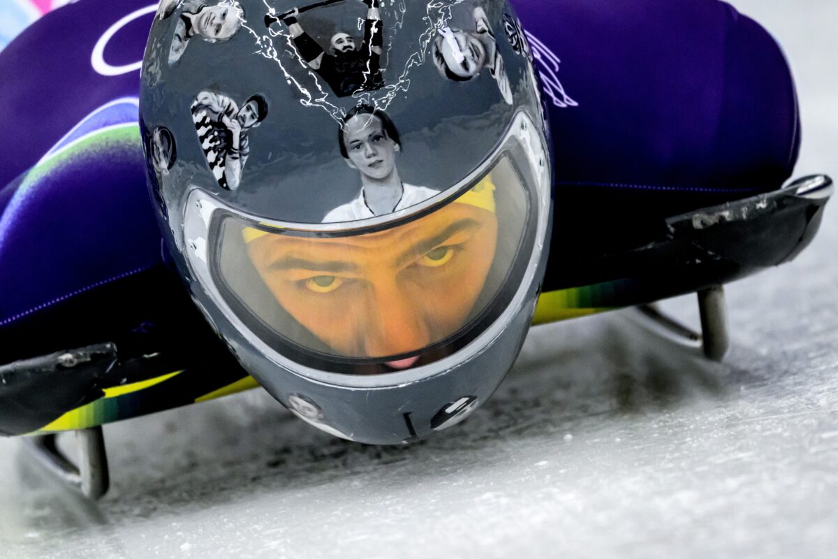 Olimpijski ne za čelado s pretresljivim sporočilom