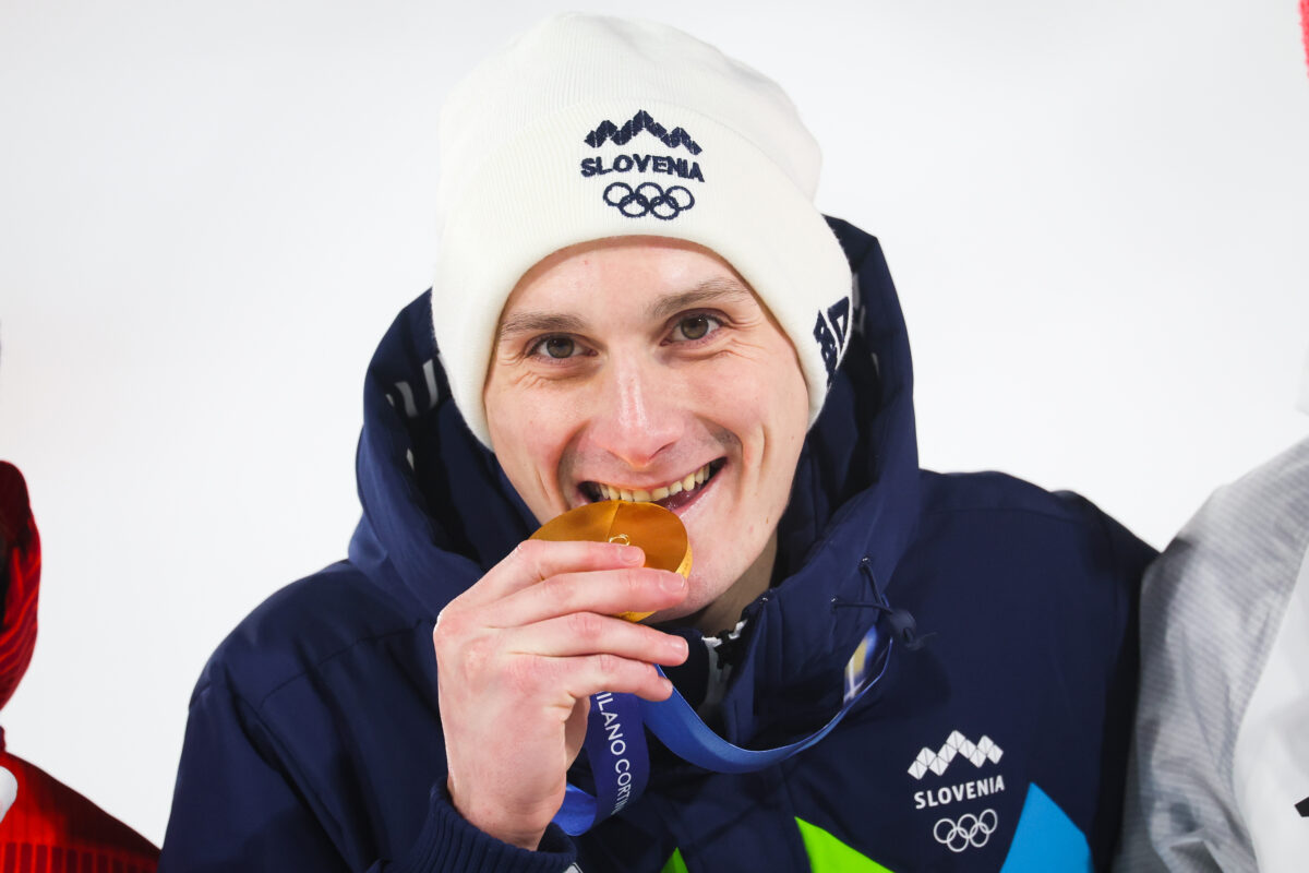 Domen Prevc zlato kolajno posvetil prav posebnemu človeku