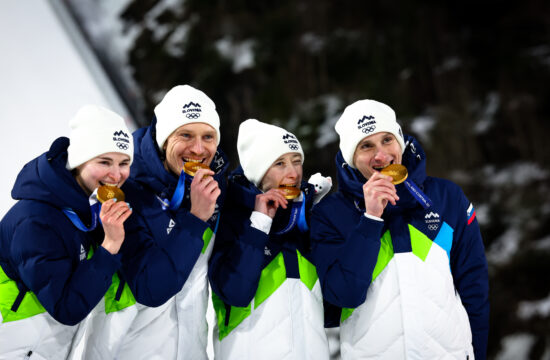 Si želite v živo pozdraviti slovenske skakalne junake?
