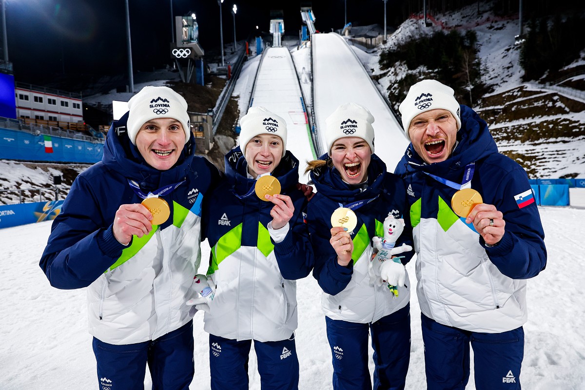Slovencem denar, Poljakom pa še stanovanje, avto, pokojnina, potovanje …