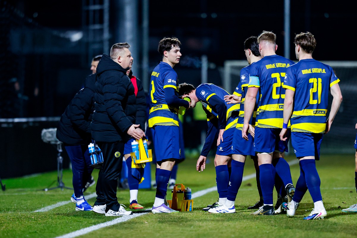 Bizarna prekinitev tekme v Grosupljem, česa takega pa še ne (VIDEO)