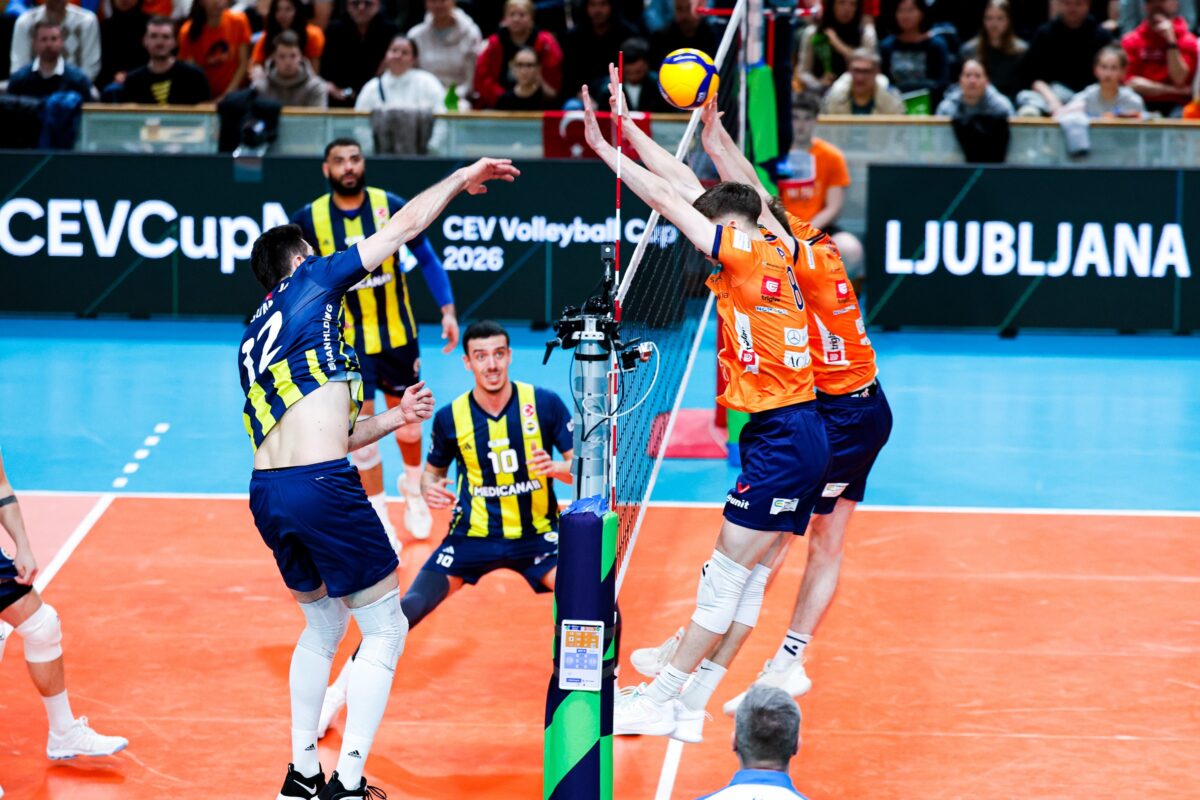 ACH Volley v Istanbulu brani minimalno prednost