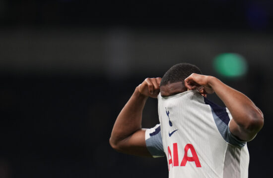 Londonski velikan na robu prepada