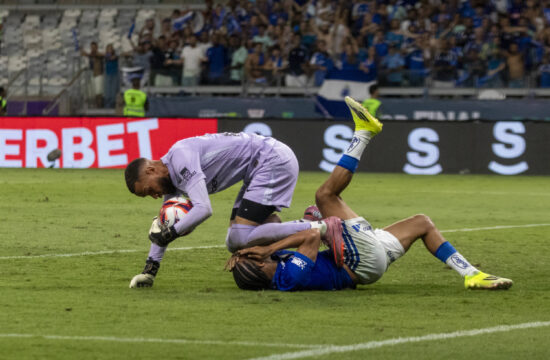 Cruzeiro do naslova po hudem incidentu in 23 izključitvah (VIDEO)