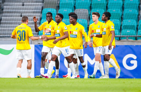 Ko te centimetri ločijo od hat-tricka (VIDEO)