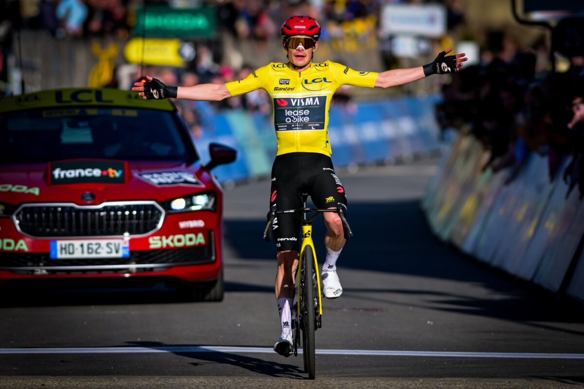 Vingegaard v slogu Tadeja Pogačarja odpihnil konkurenco