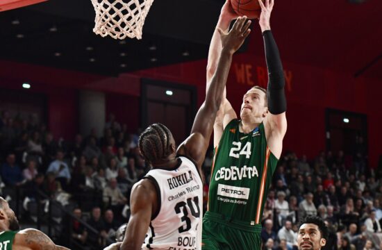 Zmaji v Franciji v trdem boju z Bourgom (VIDEO)