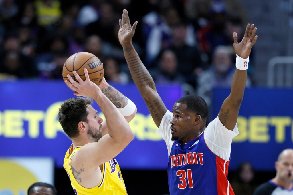 Lakers Pistons Basketball