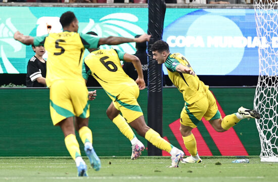 Mučenje Jamajke s “palčkom” iz Pacifika