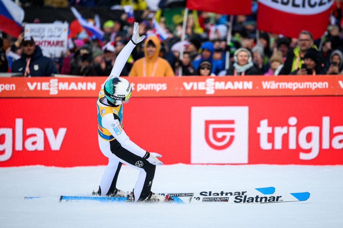 Domen Prevc bo danes dvignil veliki kristalni globus