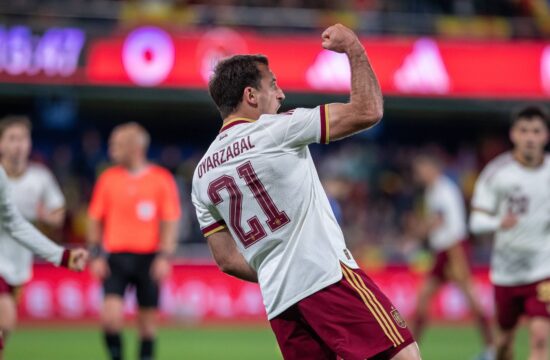 Španci z lekcijo Srbom, Urugvaj pretrd oreh za Angleže (VIDEO)