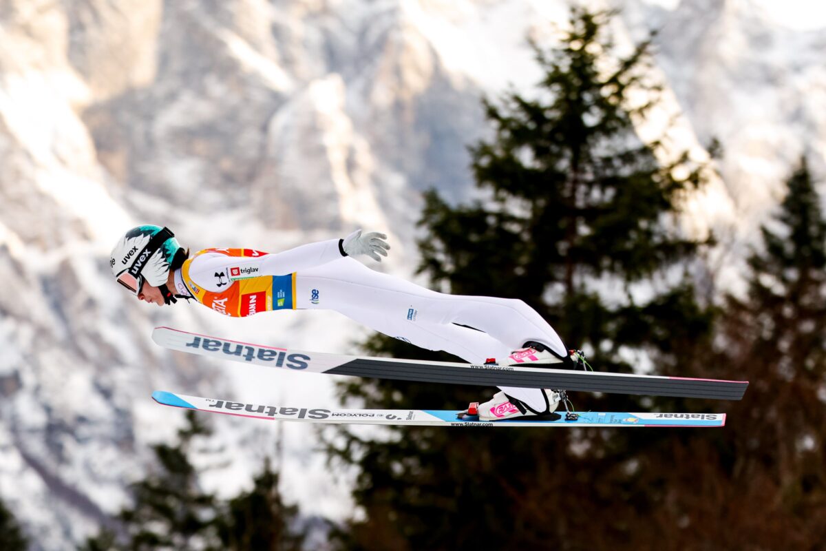 Ob 15. uri prva ženska tekma v Planici