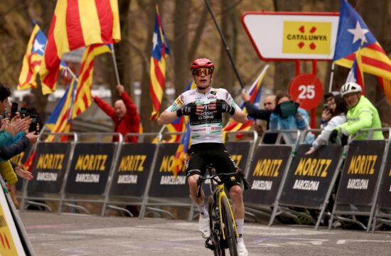 Vingegaard z drugim zaporednim etapnim uspehom pred skupno zmago