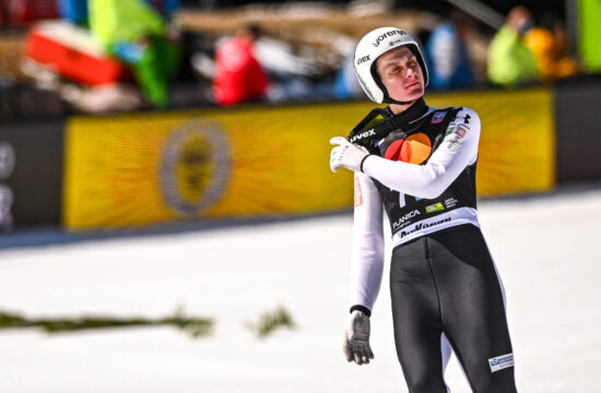 Domen Prevc za konec zime v norveškem “sendviču”