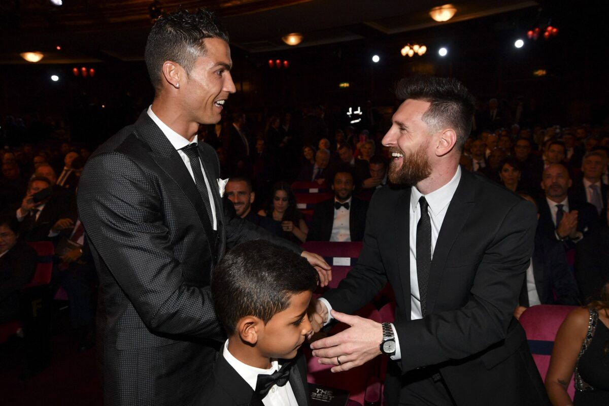 Lionel Messi in Cristiano Ronaldo za isto mizo (VIDEO)