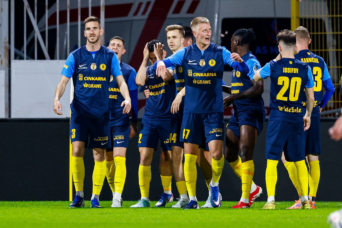 Evrogol za naslov, zmaga za Edija Kokšarova