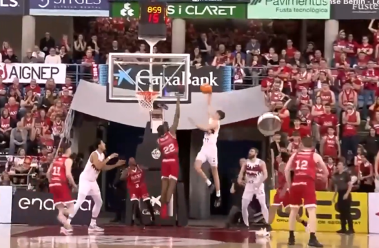 Slovenski up z zabijanjem dvorano dvignil na noge (VIDEO)