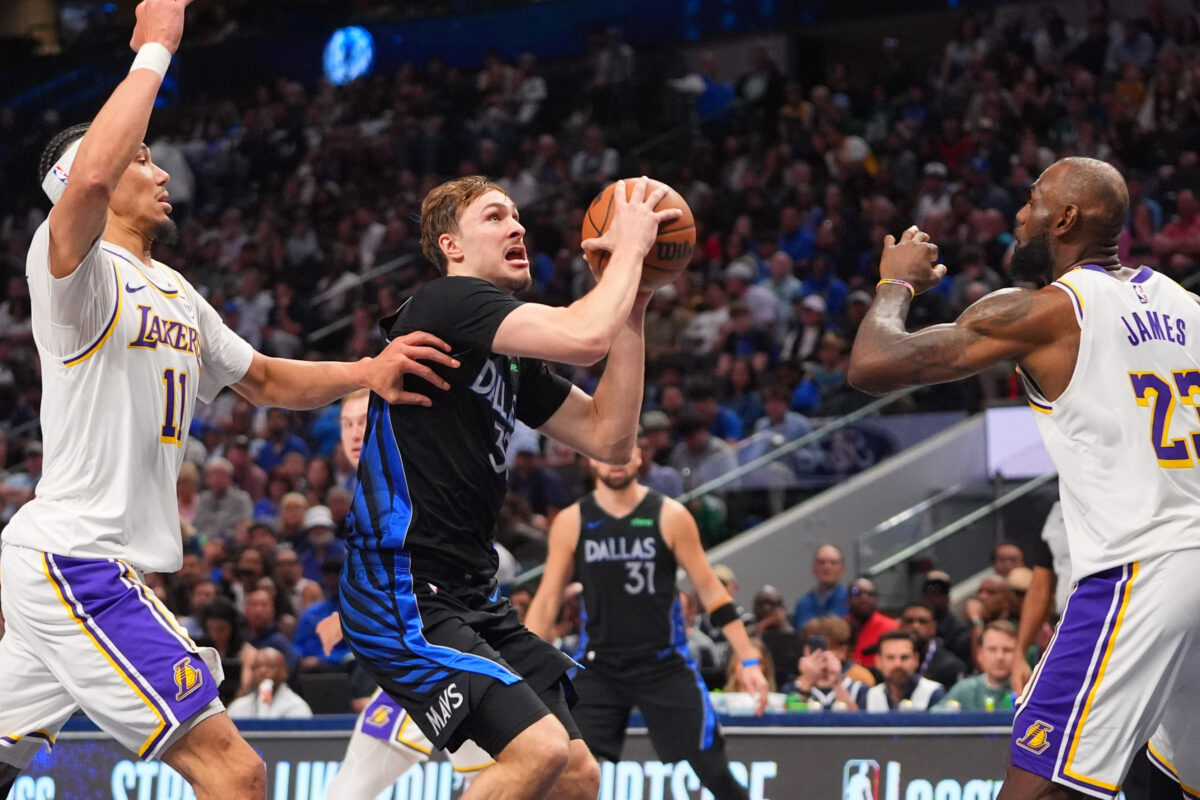 Dallas ugnal oslabljene Lakerse (VIDEO)