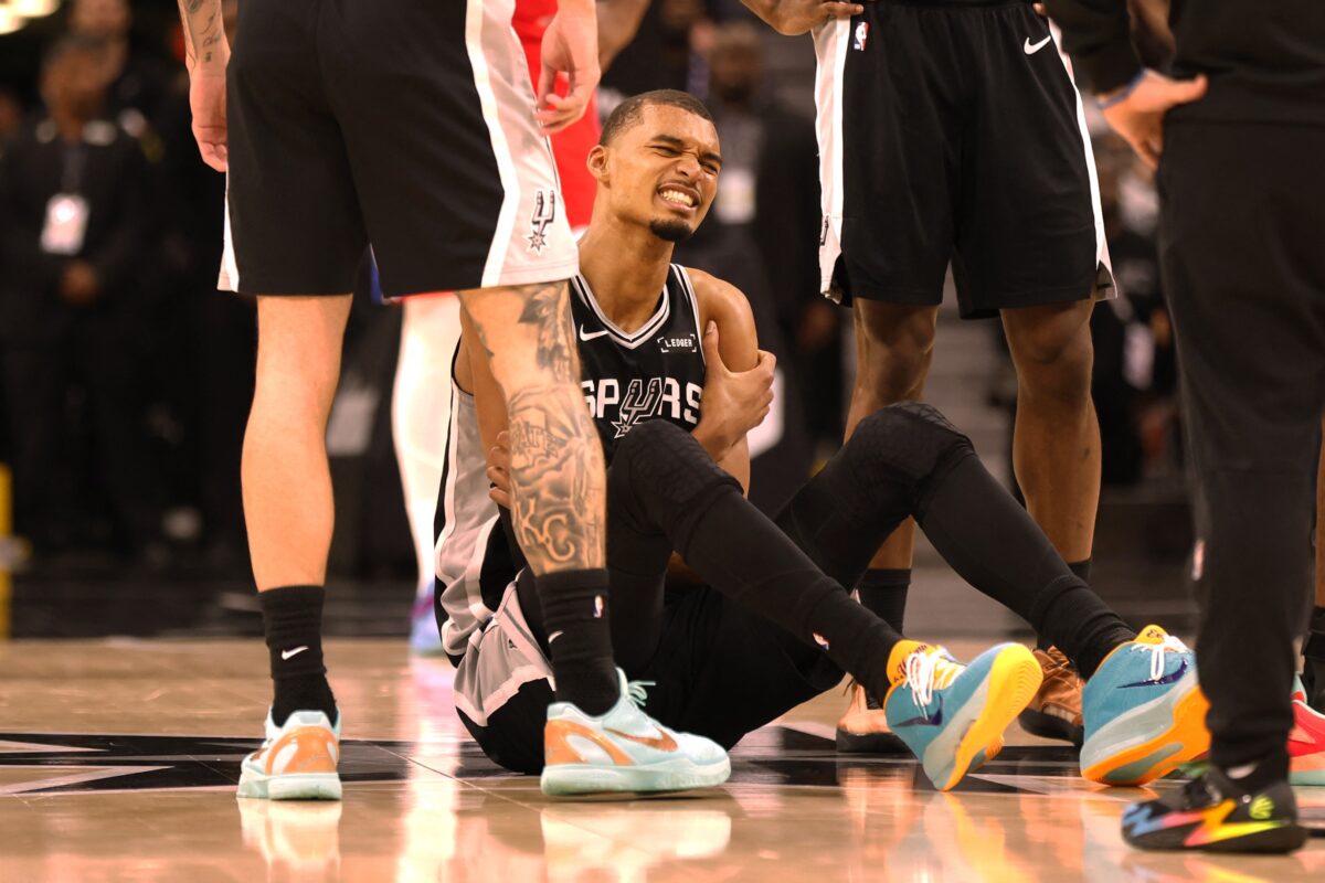 San Antonio do 60. zmage, skrbi poškodba Wembanyame