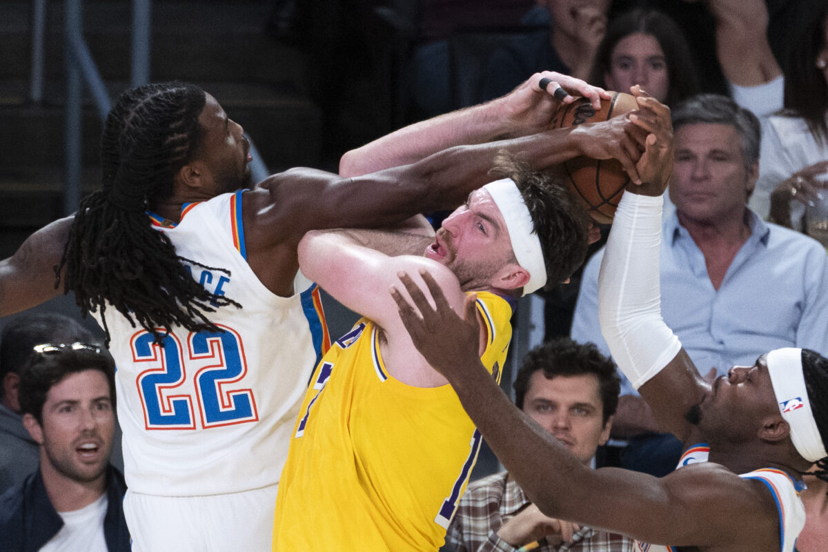 Oslabljeni Lakersi tudi doma le opazovali vodilno Oklahomo (VIDEO)