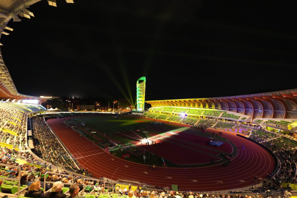 V tekaški meki v kultni disciplini prvič tudi ženske