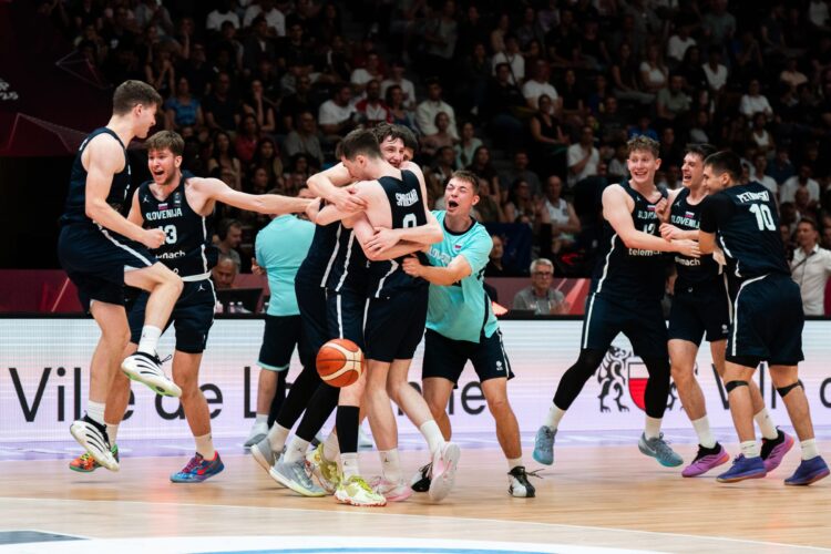 Kocka je padla: selektor za zgodovinski izziv