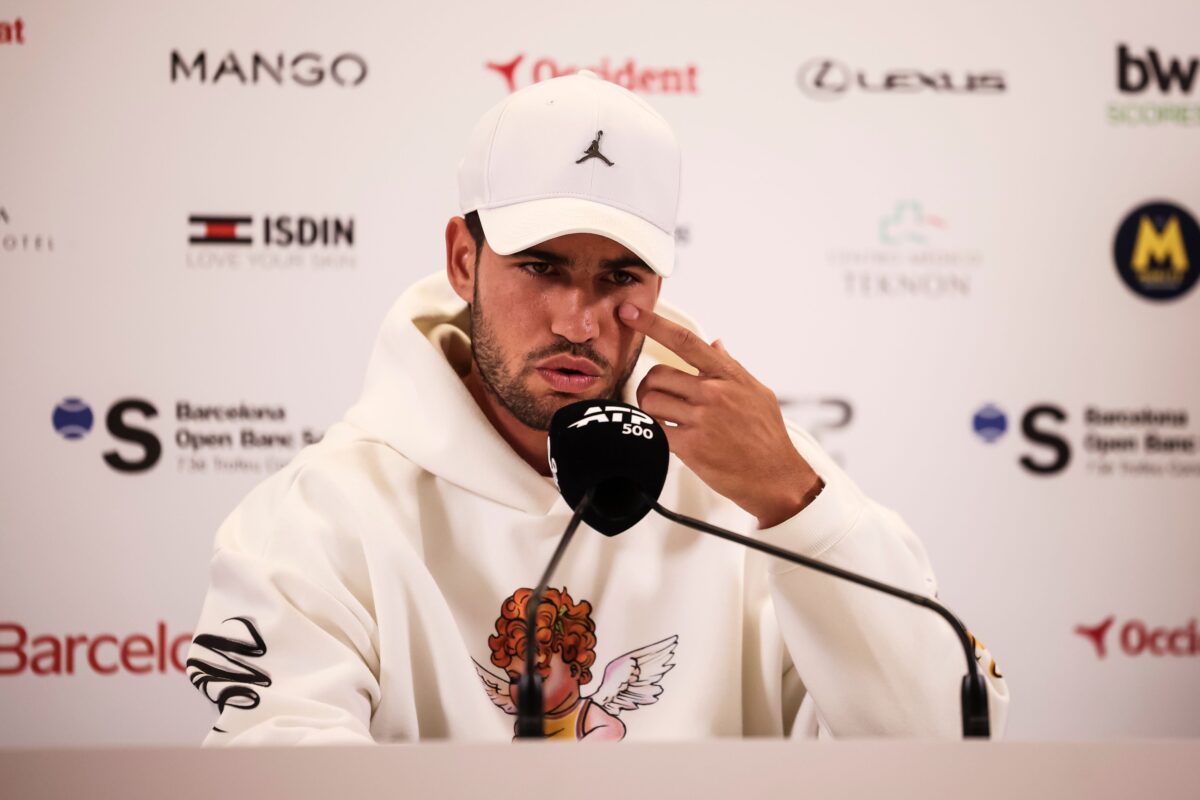 Nad Carlosom Alcarazom se zgrinjajo temni oblaki