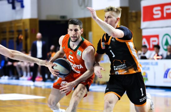 Nekoč so se pretepali, zdaj naj bi si pomagali