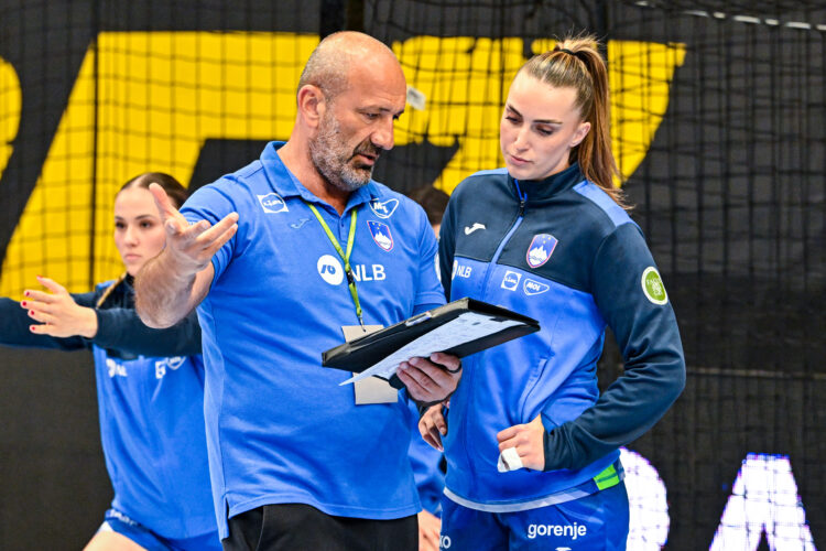 Slovenska ženska rokometna reprezentanca