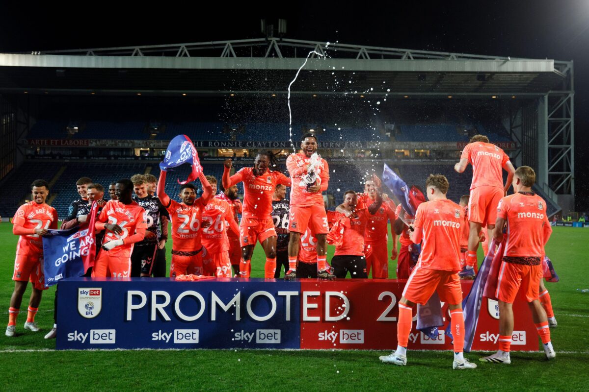 Po četrt stoletja se vračajo v elitno angleško družbo