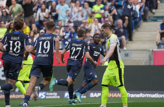 Dortmund s porazom na široko odprl vrata za Bayernovo nedeljsko slavje