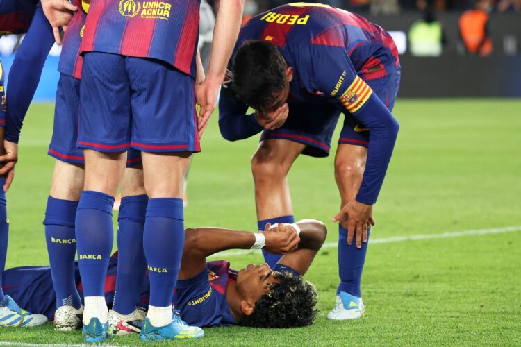 Smola za čudežnega dečka: Poškodba ob najbolj neprimernem času