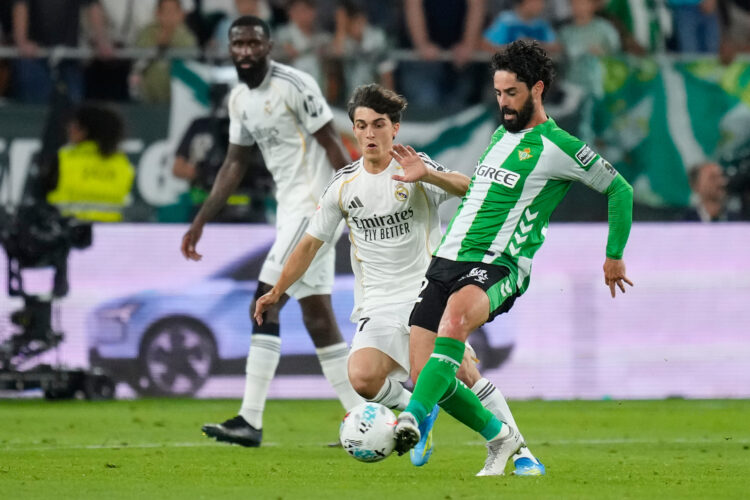 Nov spodrsljaj madridskega Reala, Betis do točke v izdihljajih tekme (VIDEO)