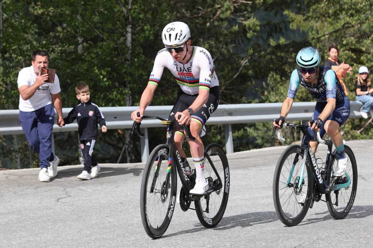 Pogačar z odlično predstavo ekspresno v majici vodilnega