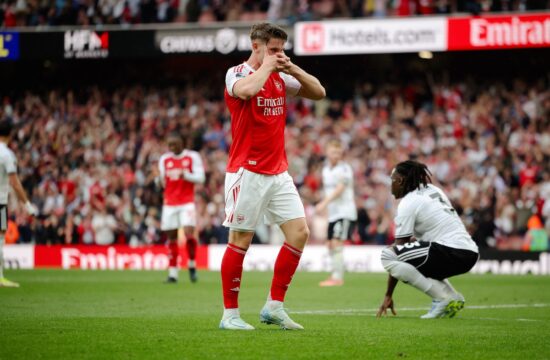 Vodilni Arsenal v mestnem obračunu boljši od Fulhama (VIDEO)