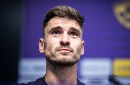 “Skrajni čas je, da igralci na prvo mesto postavijo klub”