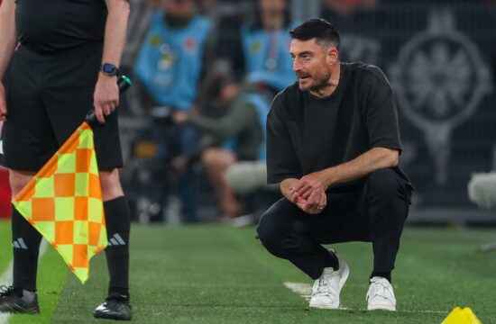Albert Riera v težavah, je že odvodil zadnjo tekmo? (VIDEO)